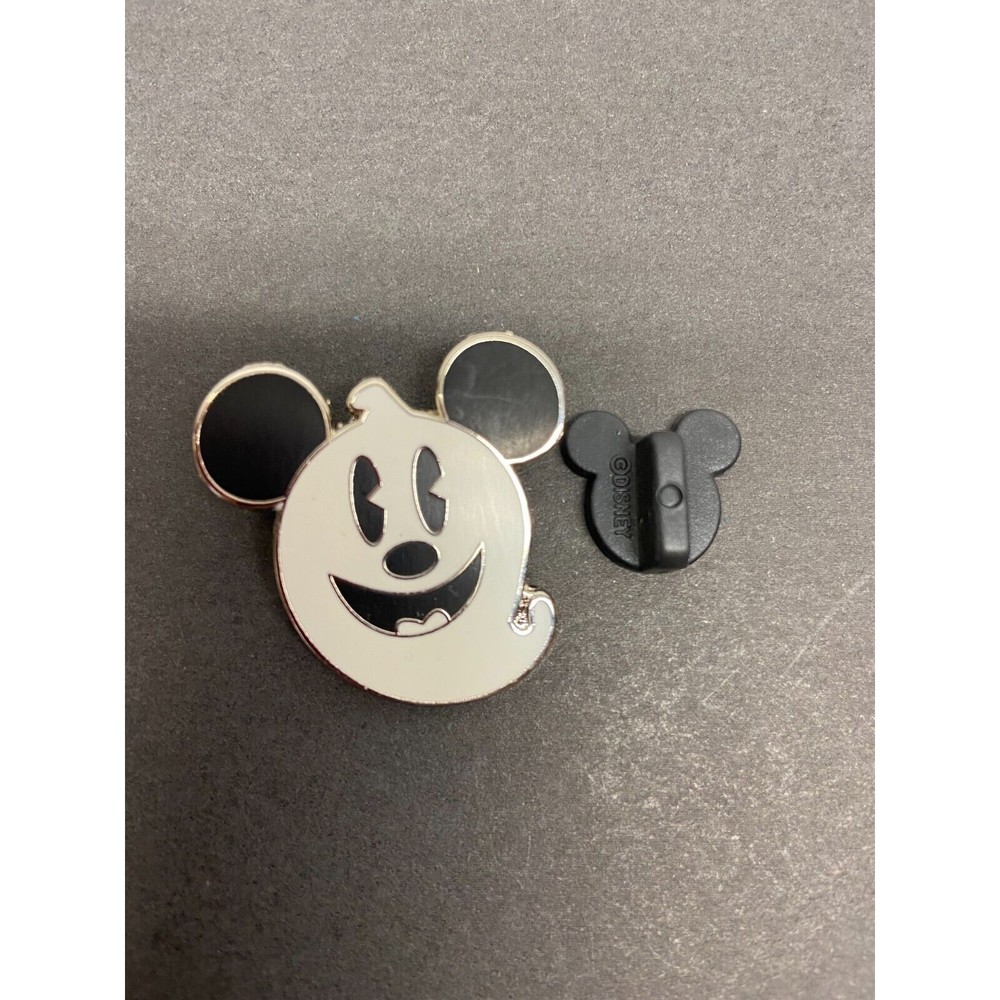 Disney 2009 Pin Mickey Mouse As Ghost